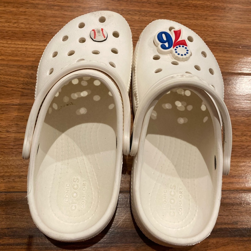 CROCS Kids White Clogs with Sports Charms Size C13 - Picture 3 of 8